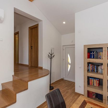 D&D Apartmani Biograd Na Moru Luaran gambar